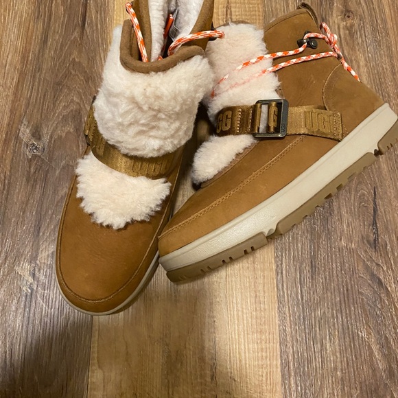 UGG Classic Weather Hikers - Picture 6 of 7